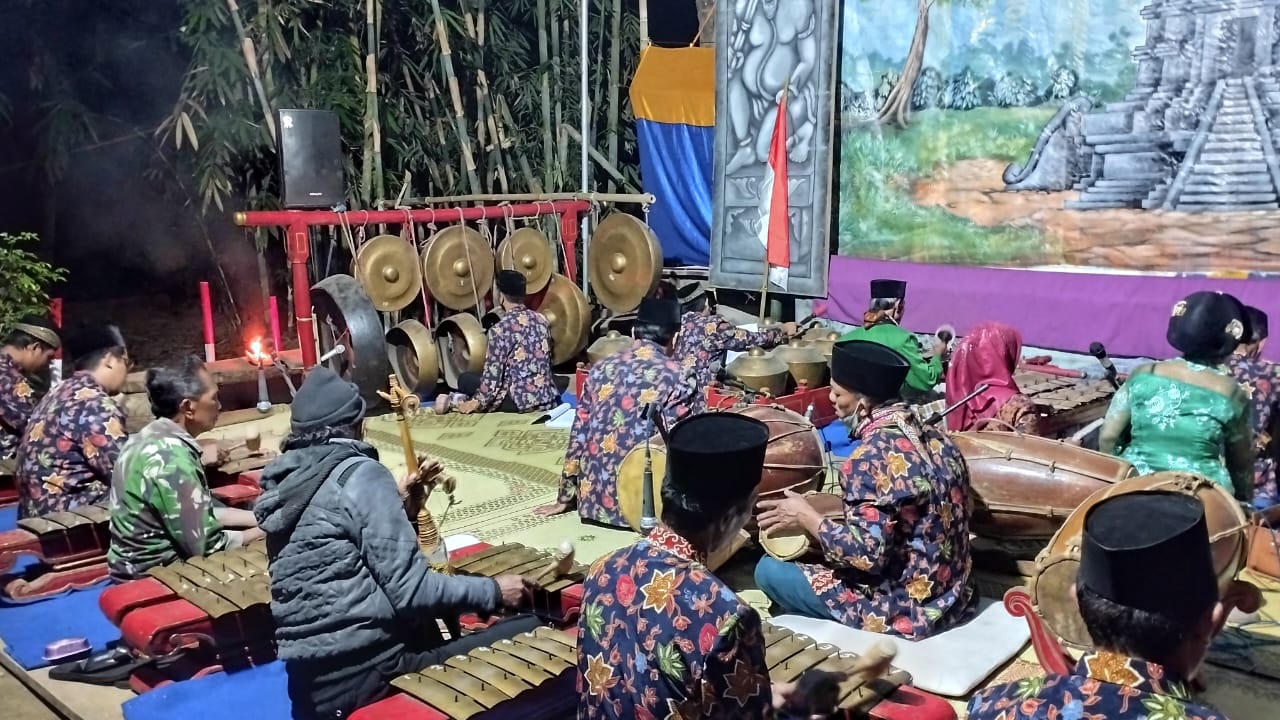 WhatsApp Image 2023-10-15 at 22.41.01_85a5151e